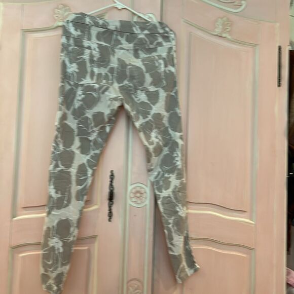 Venti 6 Joggers, Floral Print with studded down sides, Made in Italy , Soft, S - Picture 5 of 14